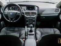 używany Volvo V40 2dm 120KM 2016r. 159 900km