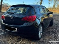 Używany Opel Astra 2010 Czarny Hatchback