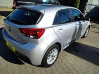 Używany Kia Rio 100 KM (73 kW) 2020 Srebrny Hatchback
