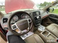 Używany Chrysler Town & Country Touring 2014 Wiśniowy Minivan