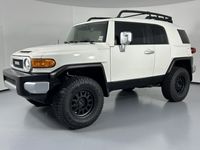 używany Toyota FJ Cruiser 4dm 260KM 2014r. 101 896km