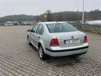 Używany VW Bora 1999 Srebrny Sedan/Limuzyna