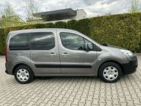 używany Peugeot Partner 1.6dm 75KM 2011r. 139 120km