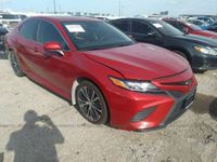 Używany Toyota Camry 203 KM (149 kW) 2019 Czerwony Sedan/Limuzyna