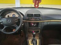 Używany Mercedes E200 2007 Czarny Sedan/Limuzyna