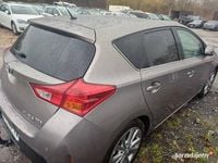 używany Toyota Auris Hybrid 1.8 hybryda