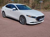 używany Mazda 3 3 sedan 10.2021 biała perła 194KMsedan 10.2021 biała perła 194KM