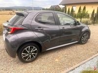 Używany Toyota Yaris Hybrid Comfort 2022 Szary Hatchback