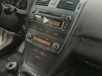 używany Toyota Avensis 