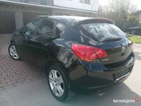 używany Opel Astra 1.4dm 140KM 2011r. 113 000km