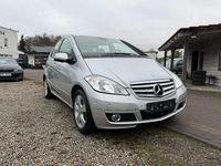 Używany Mercedes A180 116 KM (85 kW) 2010 Srebrny Hatchback