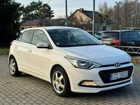 Używany Hyundai i20 84 KM (61 kW) 2015 Biały Hatchback