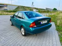 używany Ford Focus 1.6dm 101KM 2000r. 184 075km