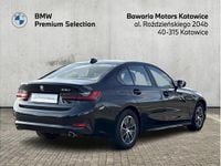 Używany BMW 318 Advantage 150 KM (110 kW) 2021 Czarny szafir metalizowany Sedan/Limuzyna