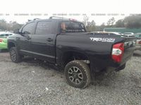 używany Toyota Tundra 5.7dm 381KM 2018r. 101 285km