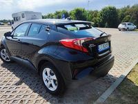 używany Toyota C-HR 2018 r hybryda