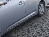 Używany Toyota Avensis T2 132 KM (97 kW) 2011 Srebrny Sedan/Limuzyna