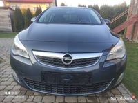 używany Opel Astra 2010 r. 1.6 benz.