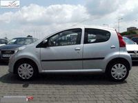 używany Peugeot 107 1dm 68KM 2006r. 57 390km