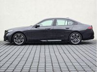 Używany BMW 520 Shadowline 197 KM (144 kW) 2024 Szary sophisto z brylantowym połyskiem metalizowany Sedan/Limuzyna