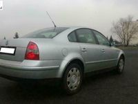 używany VW Passat 2.5dm 150KM 2002r. 226 128km