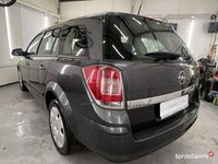 Używany Opel Astra 101 KM (74 kW) 2010 Grafitowy Sedan/Limuzyna