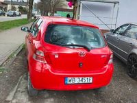 Używany Toyota Yaris 2010 Czerwony Sedan/Limuzyna