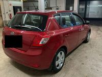Używany Kia Ceed 2011 Czerwony Hatchback