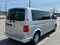 Używany VW Caravelle 2015 Srebrny Minivan