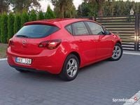 Używany Opel Astra 2010 Czerwony Sedan/Limuzyna