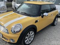 Używany Mini ONE 95 KM (69 kW) 2009 Żółty Hatchback