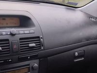 Używany Toyota Avensis T2 129 KM (94 kW) 2004 Srebrny Sedan/Limuzyna