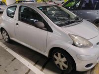 Używany Toyota Aygo 68 KM (50 kW) 2011 Srebrny Hatchback