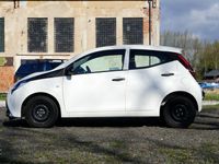 używany Toyota Aygo 1dm 72KM 2018r. 37 729km