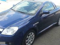 Używany Opel Tigra Enjoy 125 KM (91 kW) 2004 Niebieski (metalik) Kabriolet