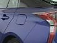 Używany Toyota Prius Lounge 122 KM (89 kW) 2016 Niebieski (metalik) Sedan/Limuzyna