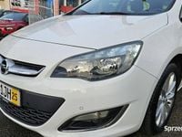 Używany Opel Astra 140 KM (102 kW) 2013 Biały Kombi