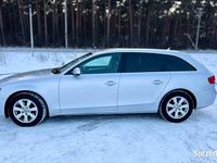 używany Audi A4 Bi-xenon, grzane fotele, czarny grill i dodatki