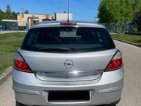 używany Opel Astra III