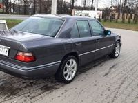 używany Mercedes E200 E200 klima, elektryka, bez rdzy.klima, elektryka, bez rdzy.