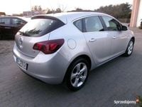 Używany Opel Astra 110 KM (80 kW) 2010 Srebrny Hatchback