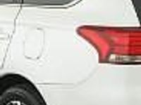 Używany Mitsubishi Outlander P-HEV 204 KM (150 kW) 2017 Biały SUV