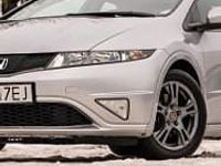 Używany Honda Civic 140 KM (102 kW) 2010 Srebrny Hatchback