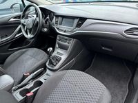 używany Opel Astra 4dm 101KM 2016r. 132 376km