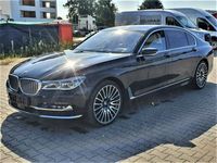 używany BMW 750 4.4dm 450KM 2017r. 142 848km