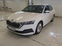 Używany Skoda Octavia Active 110 KM (80 kW) 2021 Biały Sedan/Limuzyna
