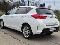 używany Toyota Auris 1.6dm 132KM 2014r. 144 000km