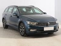 Używany VW Passat 150 KM (110 kW) 2023 Niebieski Kombi