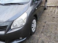 Używany Toyota Verso 126 KM (92 kW) 2009 Szary Minivan