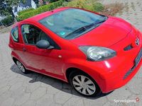 Używany Toyota Aygo 68 KM (50 kW) 2009 Czerwony Hatchback